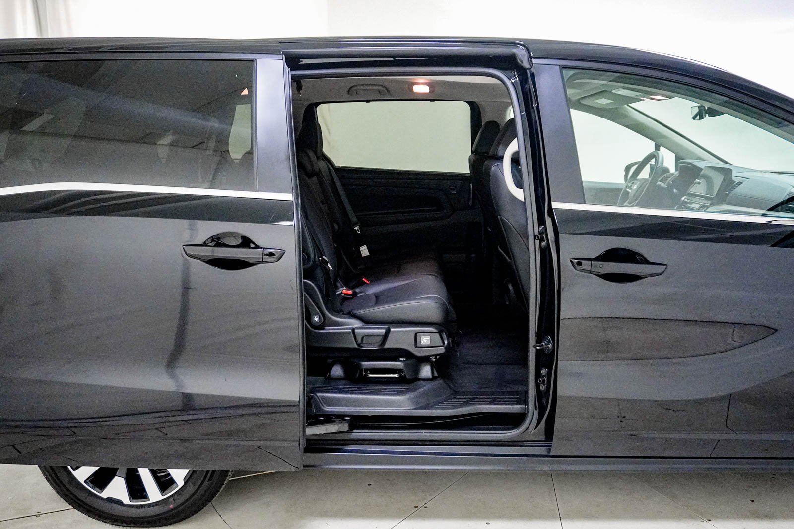 Certified 2026 Honda Odyssey EX-L image 34