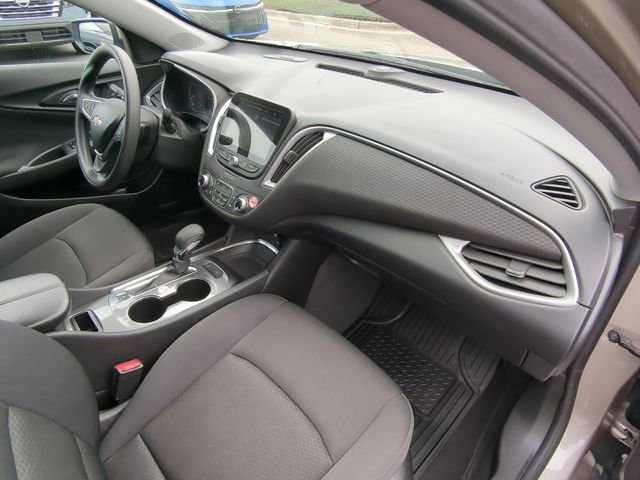 Used 2025 Chevrolet Malibu LT image 40