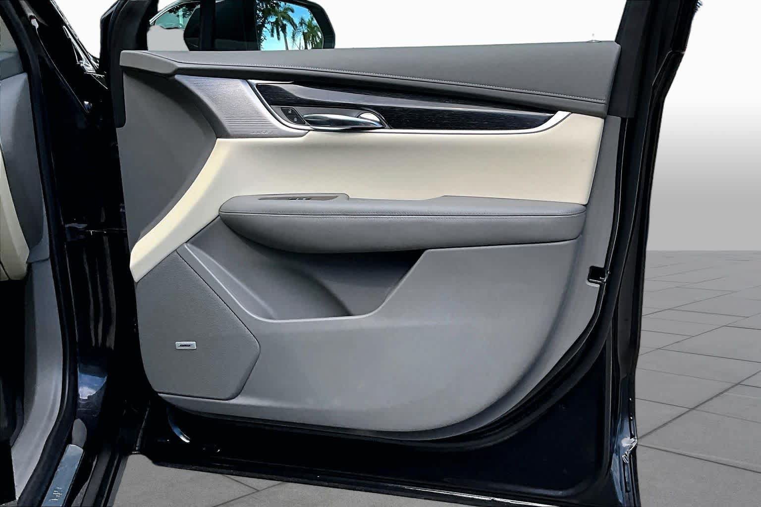 Used 2020 Cadillac XT6 Premium Luxury FWD image 27