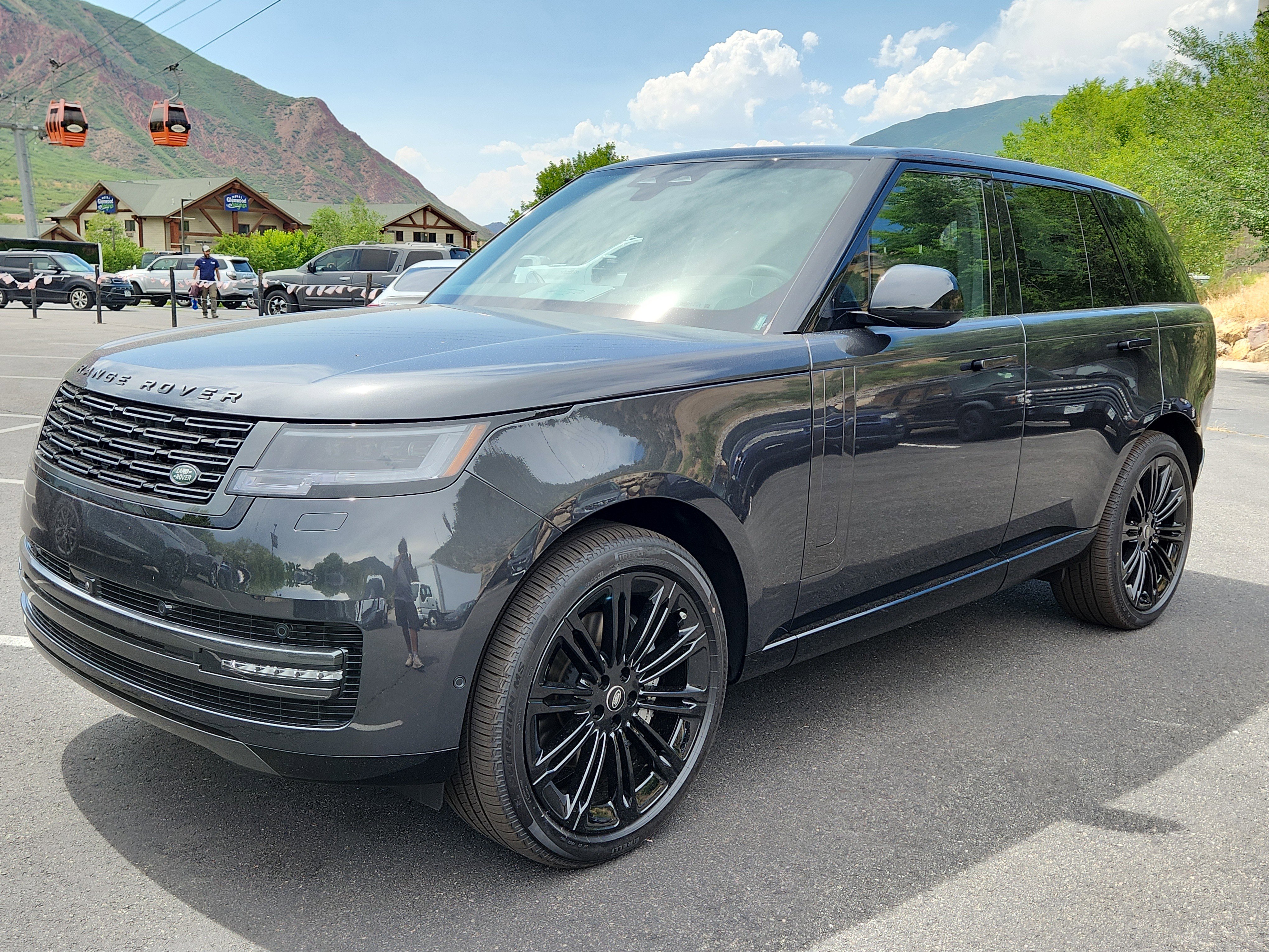 New 2025 Land Rover Range Rover SE image 6
