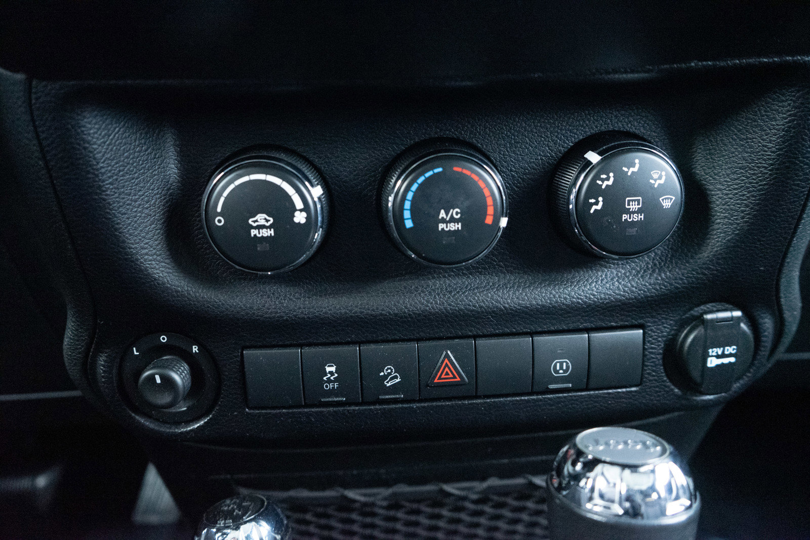 Used 2015 Jeep Wrangler Sahara image 16