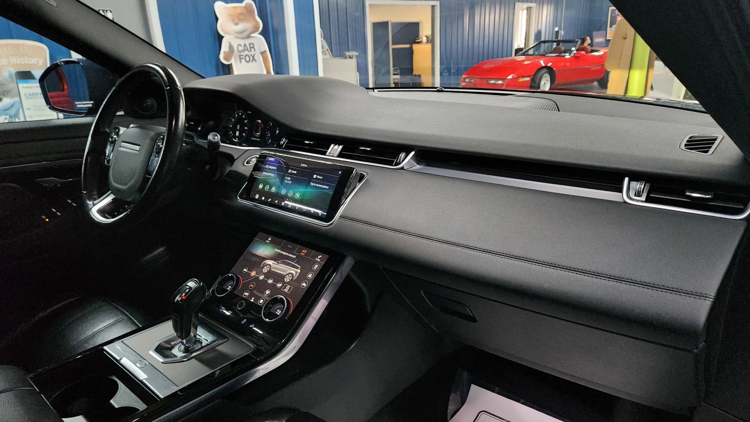 Used 2020 Land Rover Range Rover Evoque SE image 12