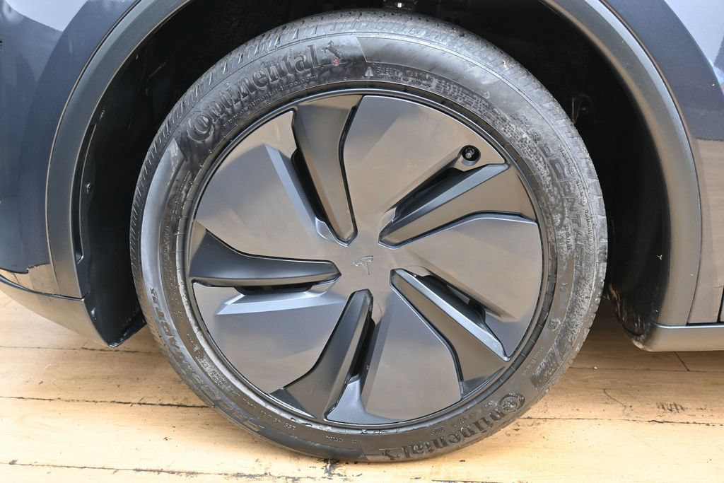 Used 2026 Tesla Model Y Long Range RWD image 10