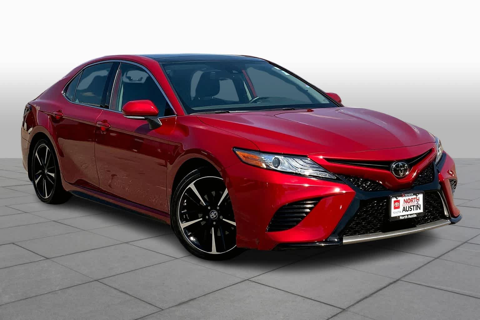 Used 2019 Toyota Camry XSE FWD image 3