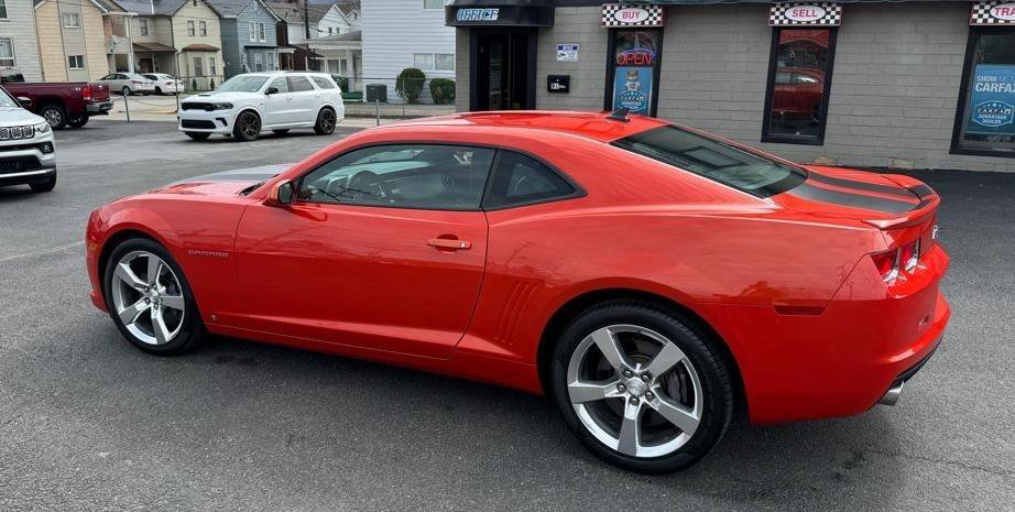 Used 2010 Chevrolet Camaro SS w/ Interior Accent Trim Package image 2