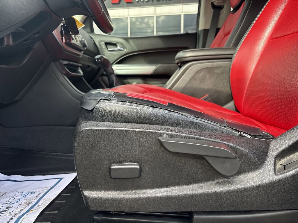 Used 2019 Chevrolet Colorado LT w/ LT Convenience Package image 14