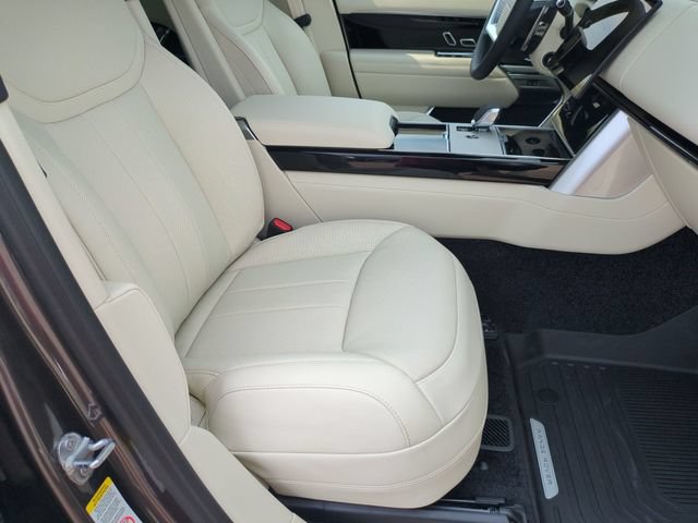 New 2026 Land Rover Range Rover Long Wheelbase SE AWD/4WD image 18