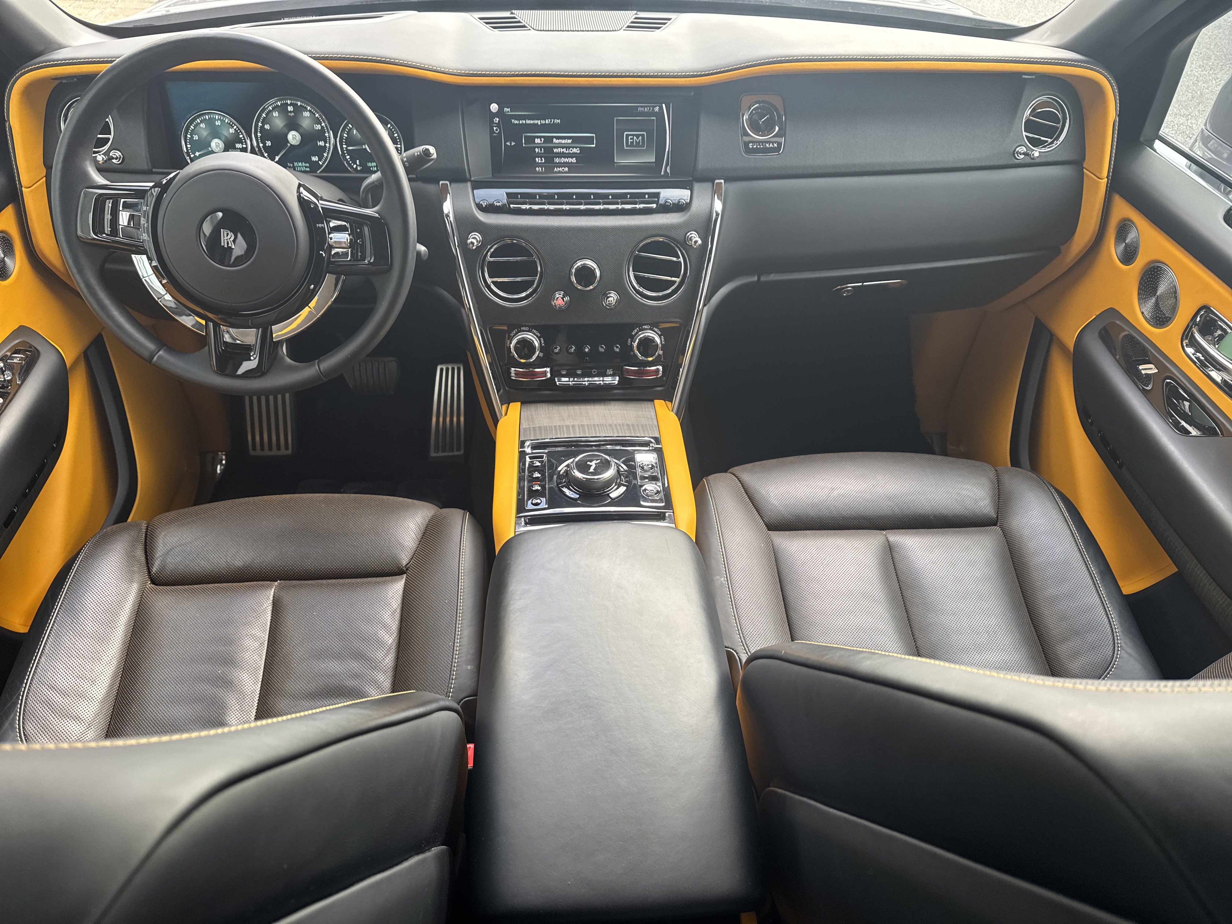 Used 2024 Rolls-Royce Cullinan w/ Interior Detailing Package image 4