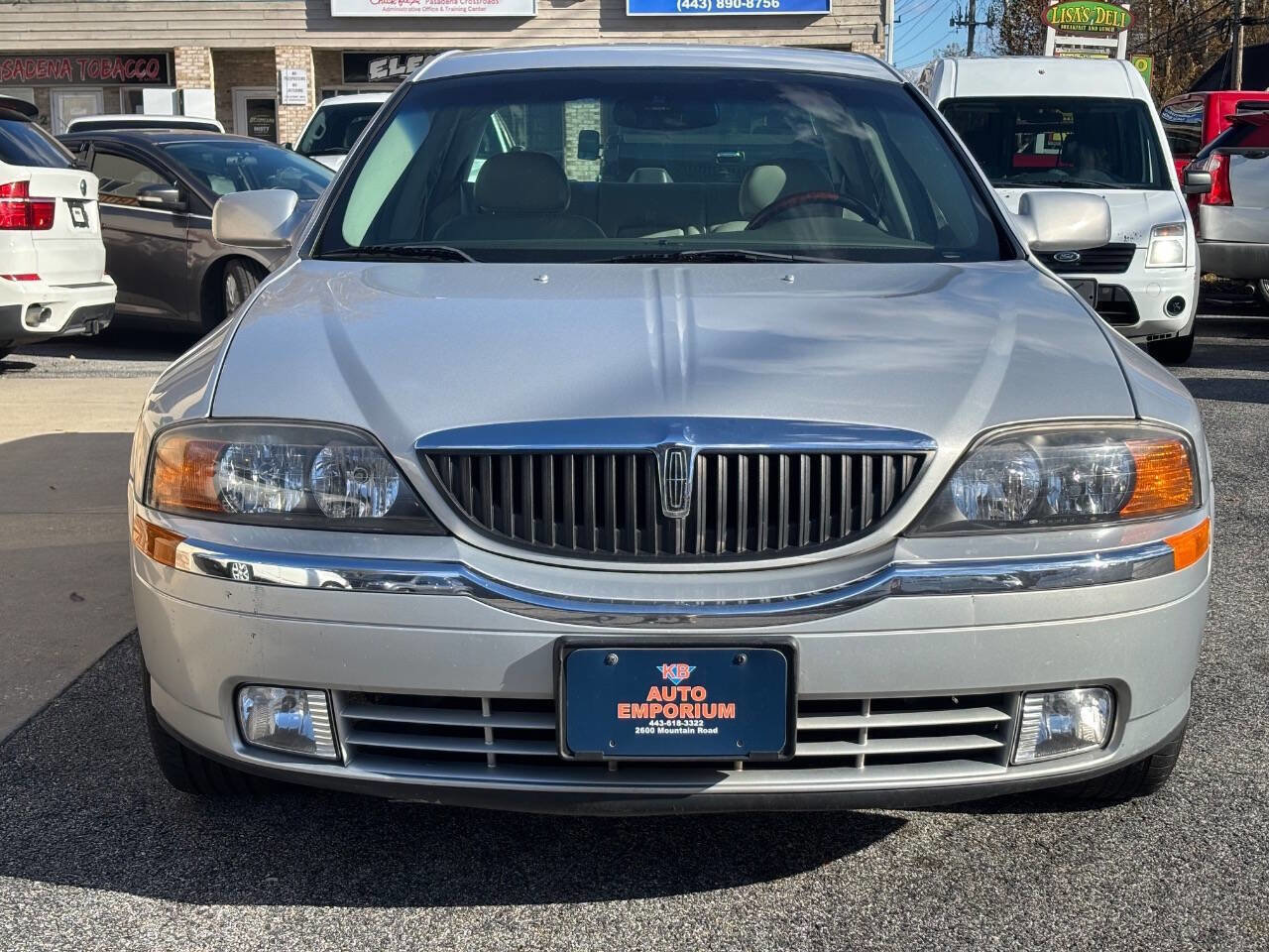 Used 2000 Lincoln LS image 2