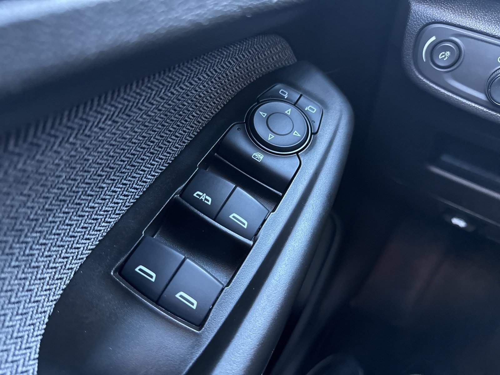 Used 2022 Chevrolet TrailBlazer LT w/ Convenience Package image 37