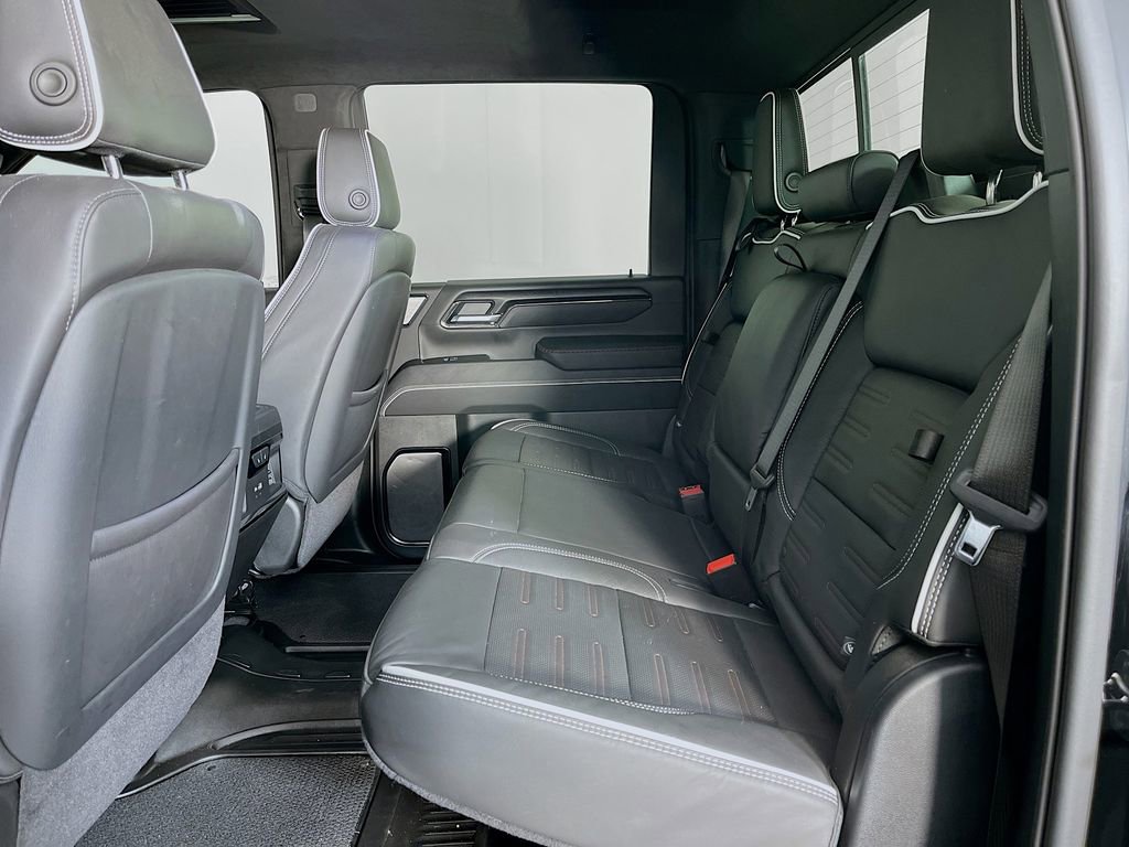 Used 2025 GMC Sierra 2500 AT4X image 33