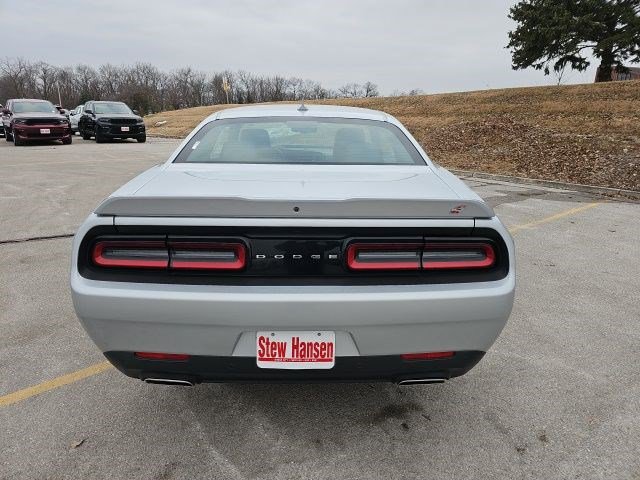 Used 2023 Dodge Challenger SXT w/ Plus Package image 5