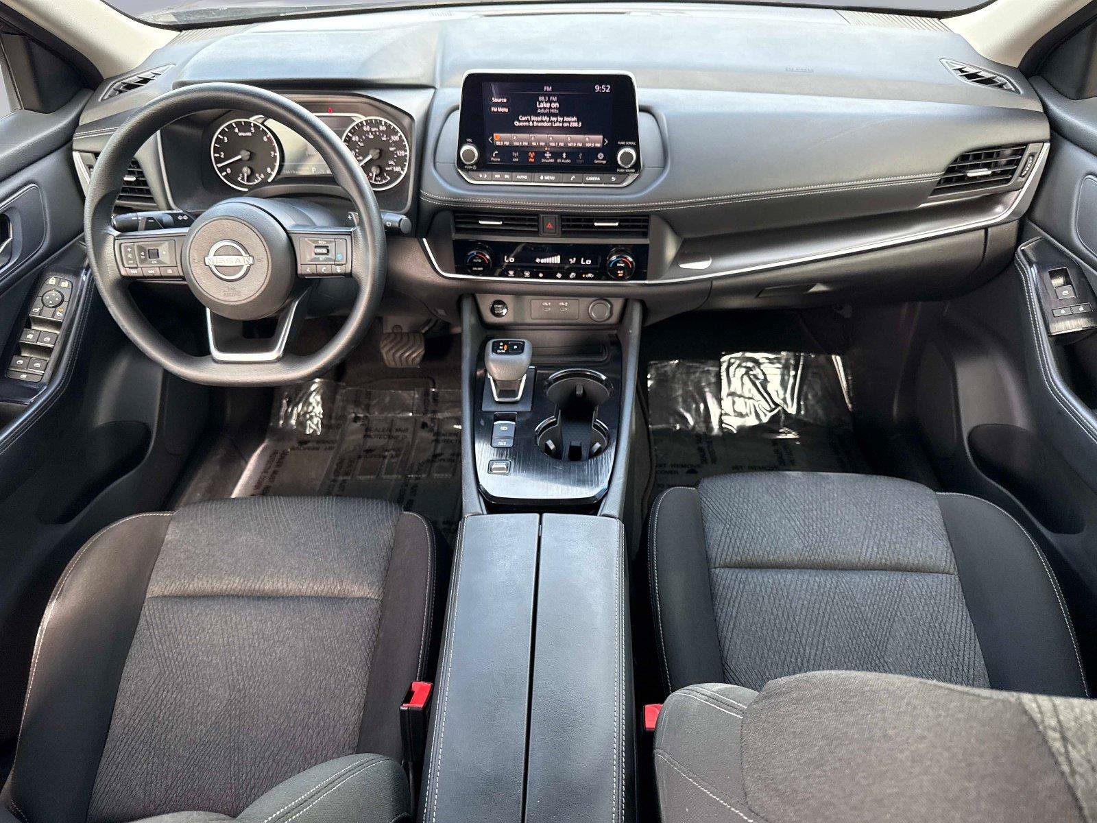 Used 2024 Nissan Rogue SV FWD image 17
