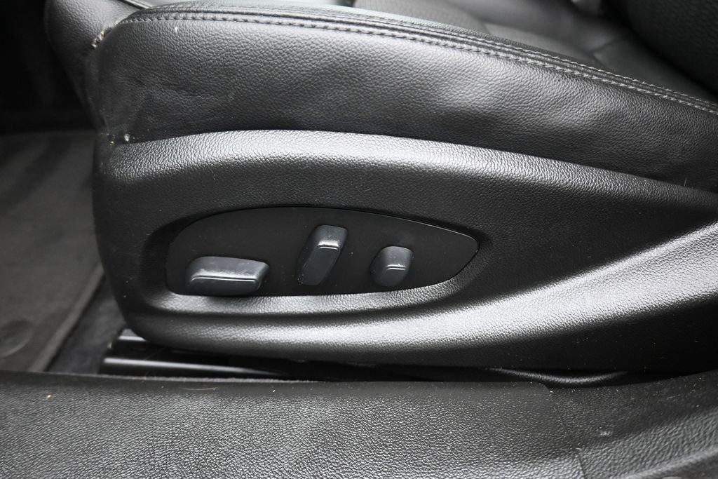 Used 2019 Chevrolet Impala LT FWD image 12