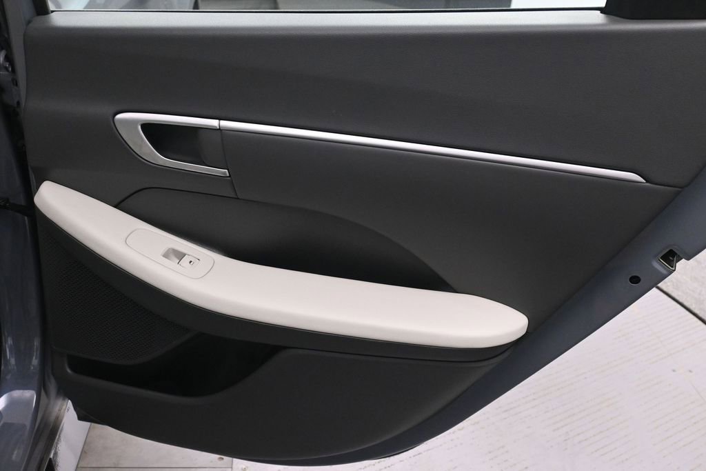 Used 2025 Hyundai Sonata SEL FWD image 19