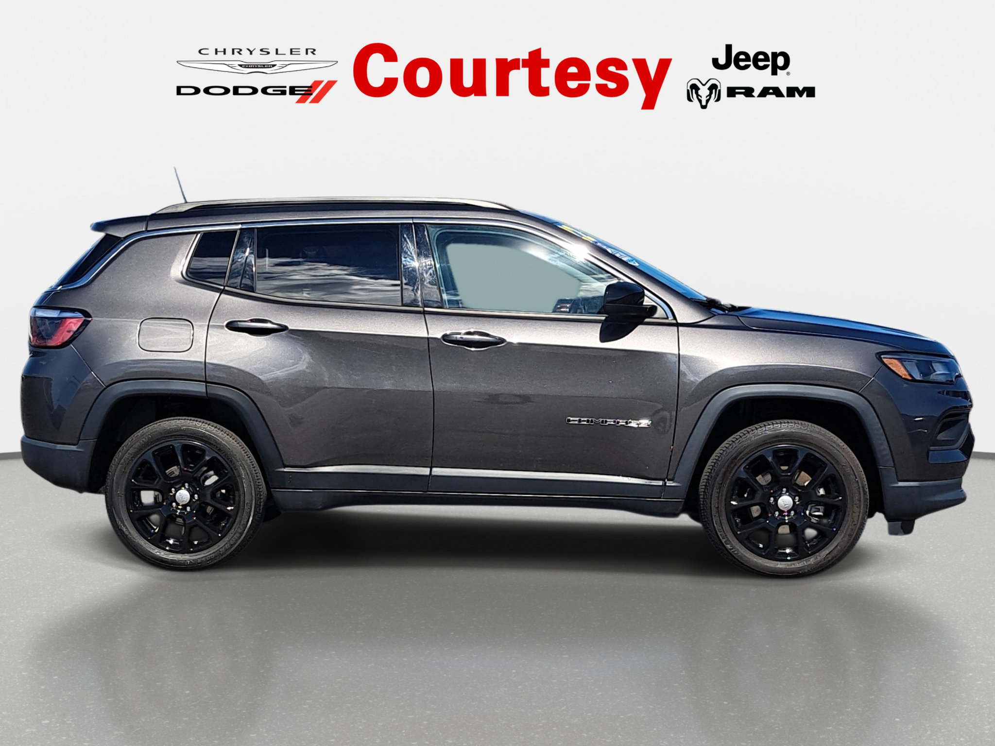 Certified 2023 Jeep Grand Cherokee Limited w/ Trailer Tow Prep Group (B) AWD/4WD image 2