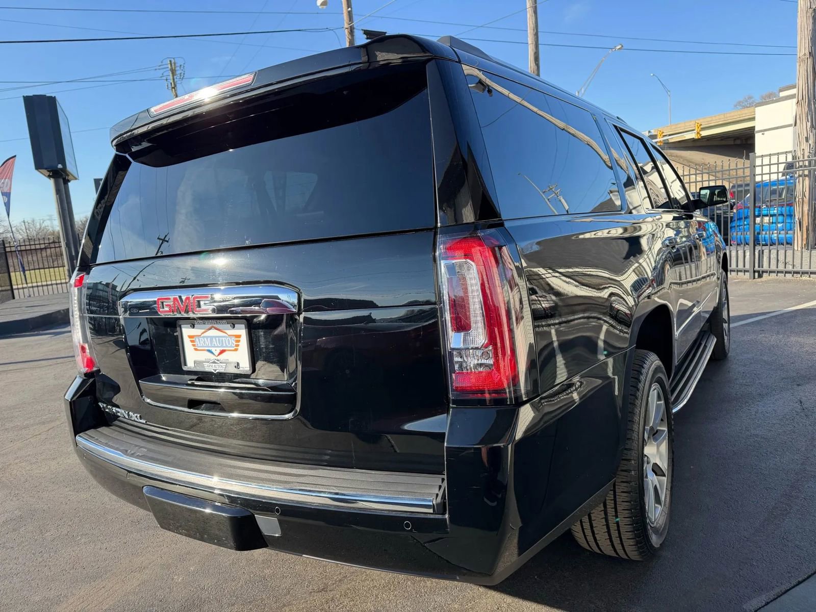 Used 2018 GMC Yukon XL Denali w/ Open Road Package image 12