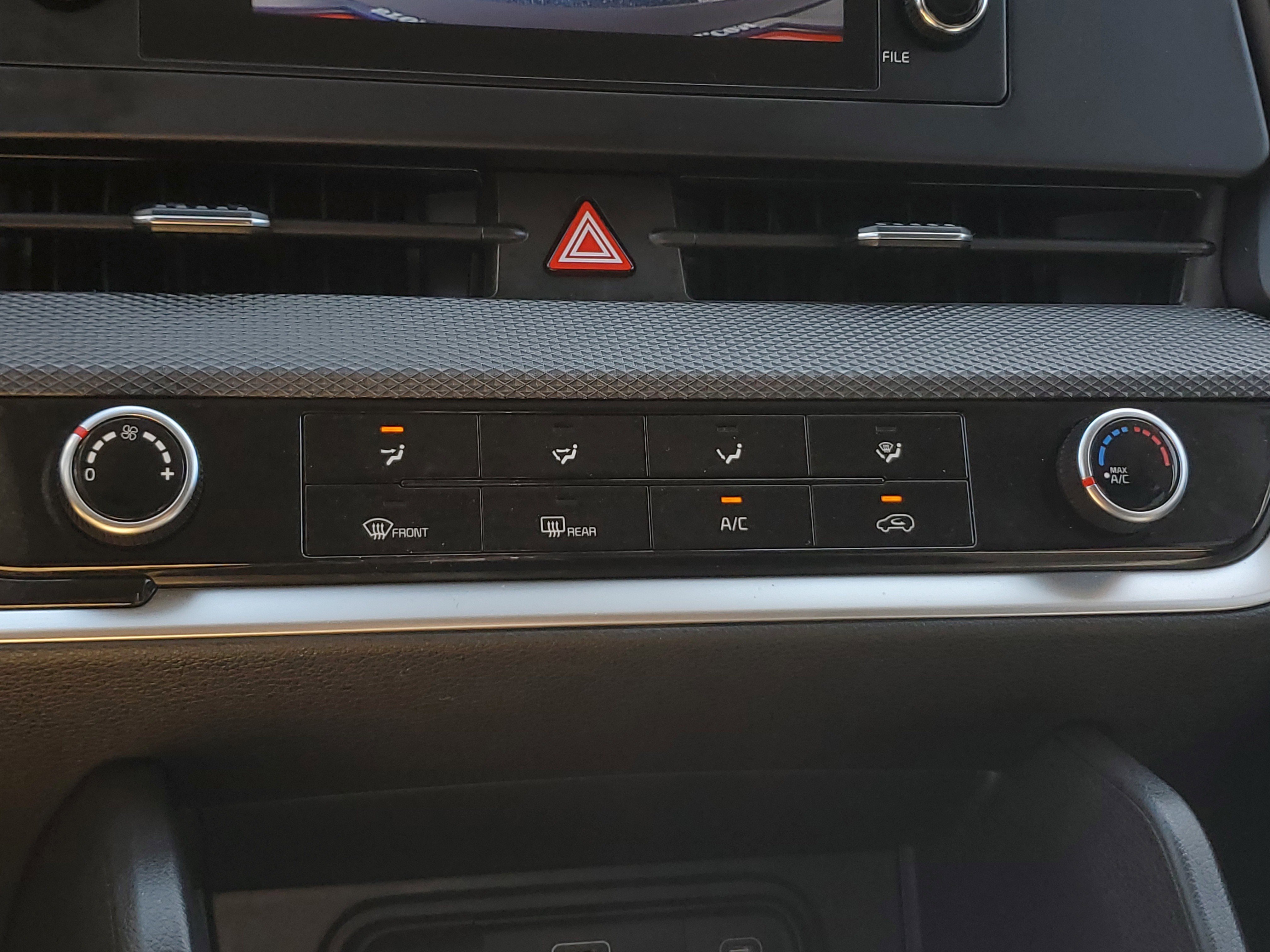 Used 2025 Kia Sportage LX image 25