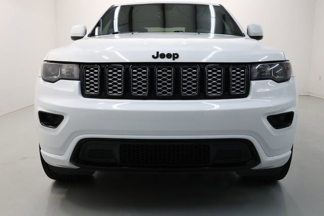 Used 2017 Jeep Grand Cherokee Altitude image 38