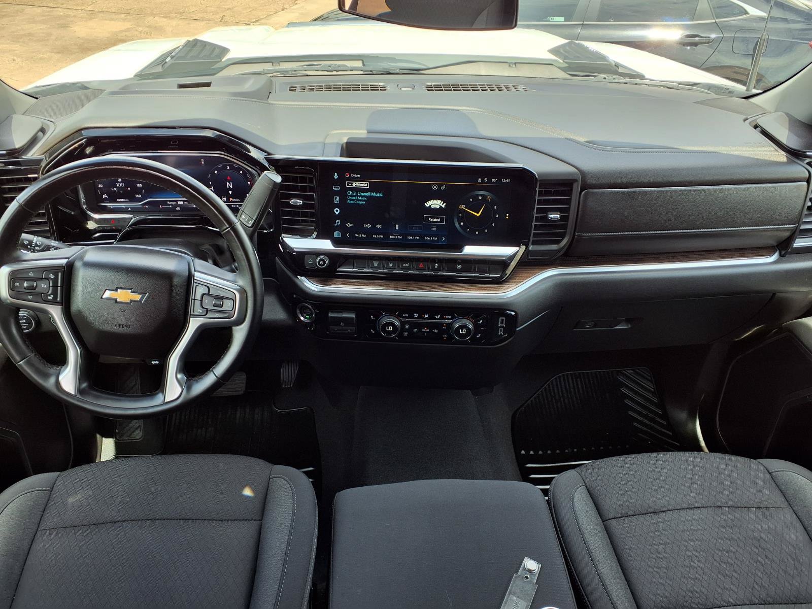 Used 2025 Chevrolet Silverado 2500 LT w/ Convenience Package AWD/4WD image 5