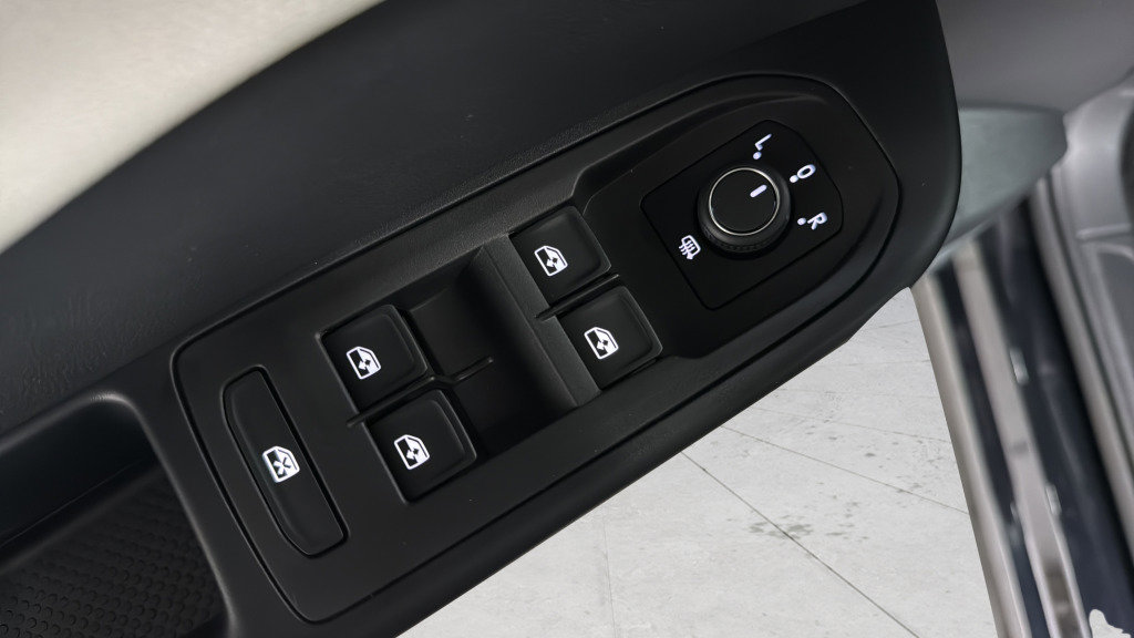 New 2026 Volkswagen Taos S image 14