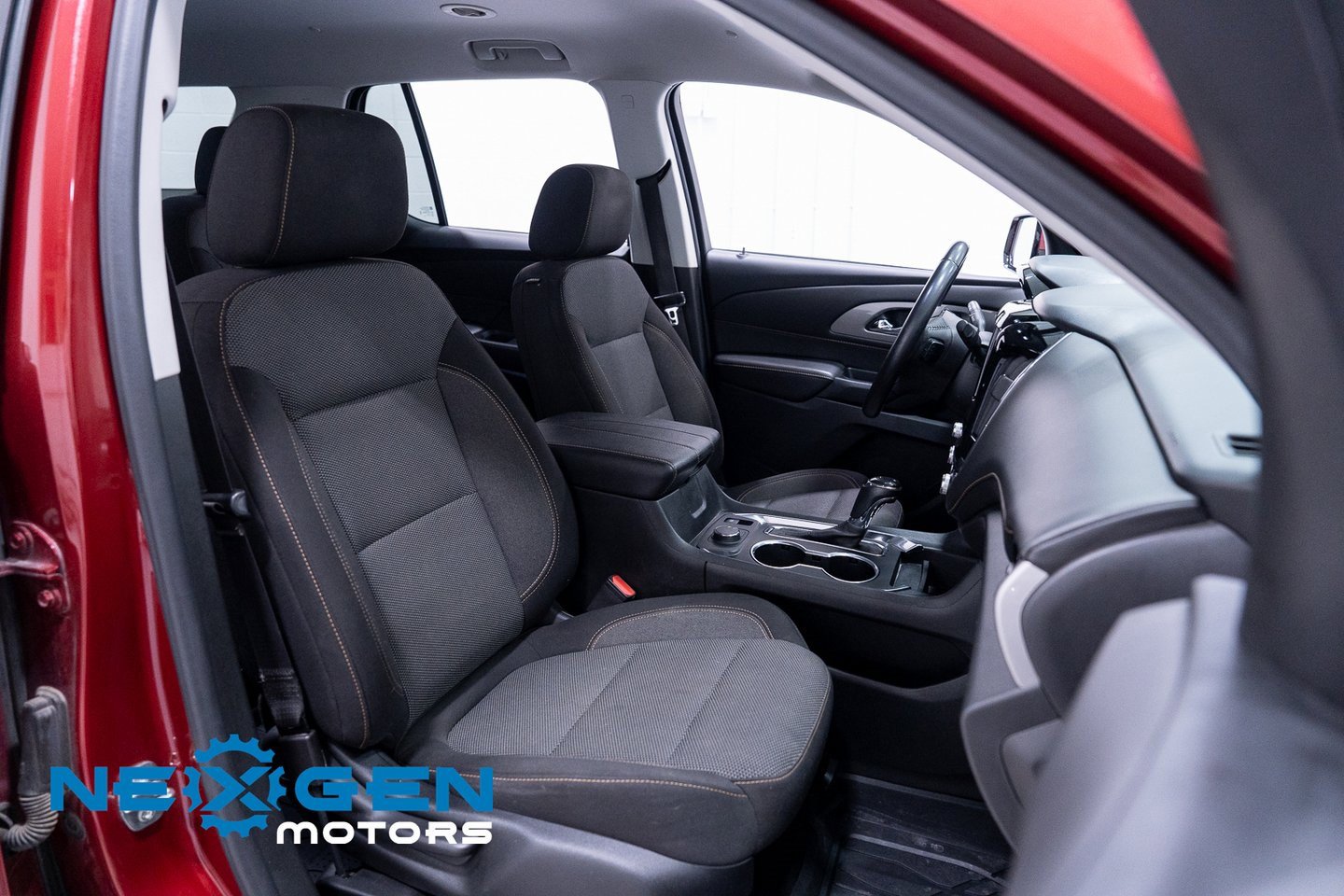 Used 2020 Chevrolet Traverse LT image 53