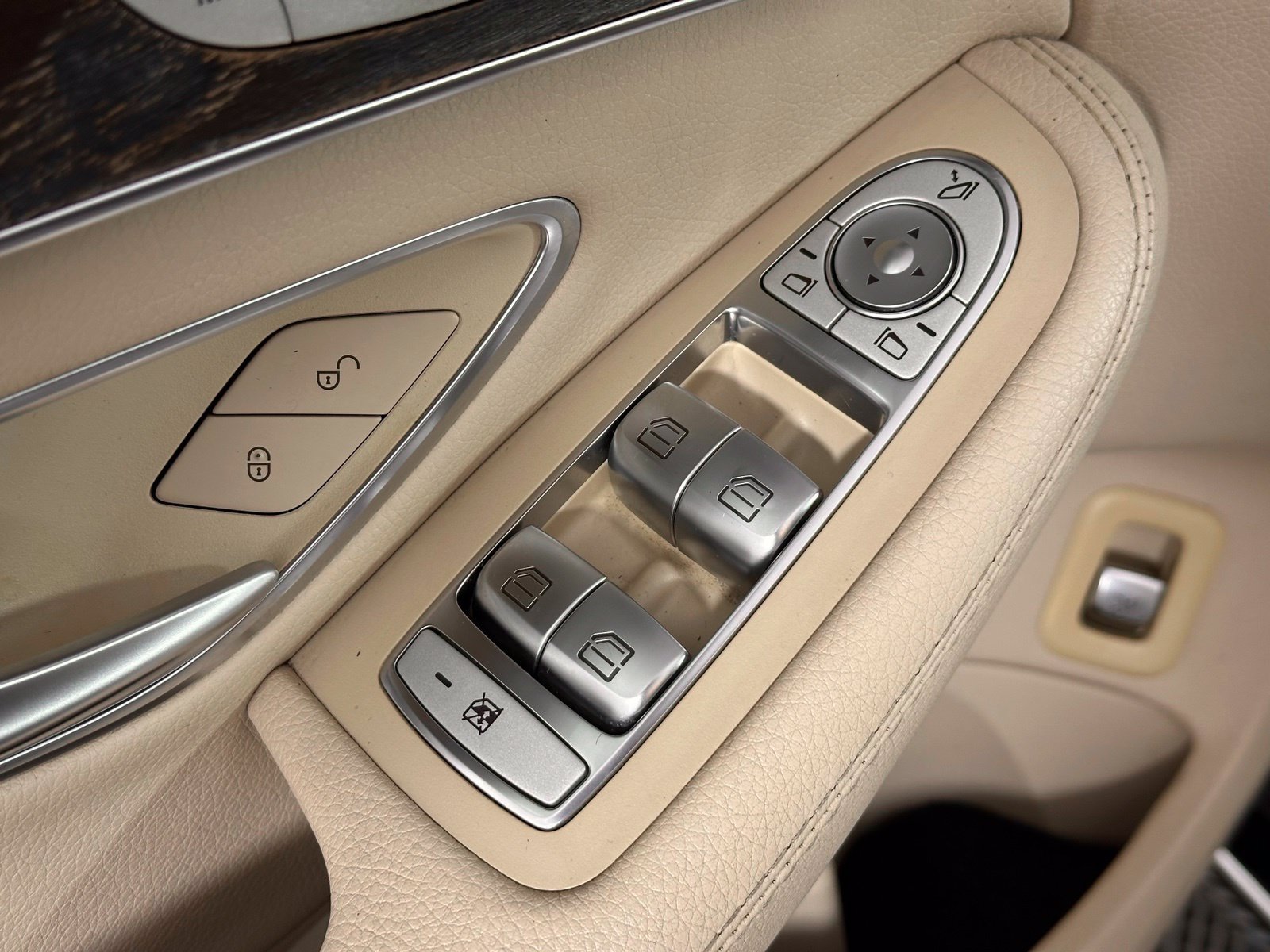Used 2019 Mercedes-Benz C 300 Sedan image 31