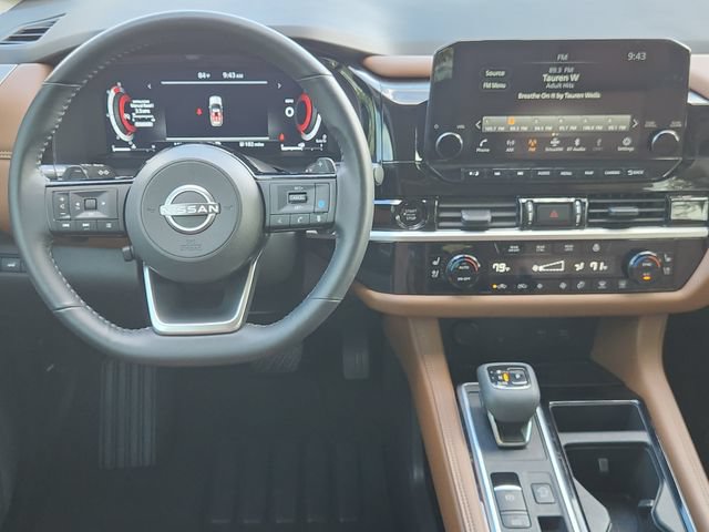 Used 2025 Nissan Pathfinder Platinum w/ Lighting Package (N93) FWD image 28