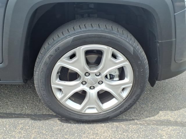 Certified 2023 Jeep Renegade Limited w/ Sun/Sound Group AWD/4WD image 10