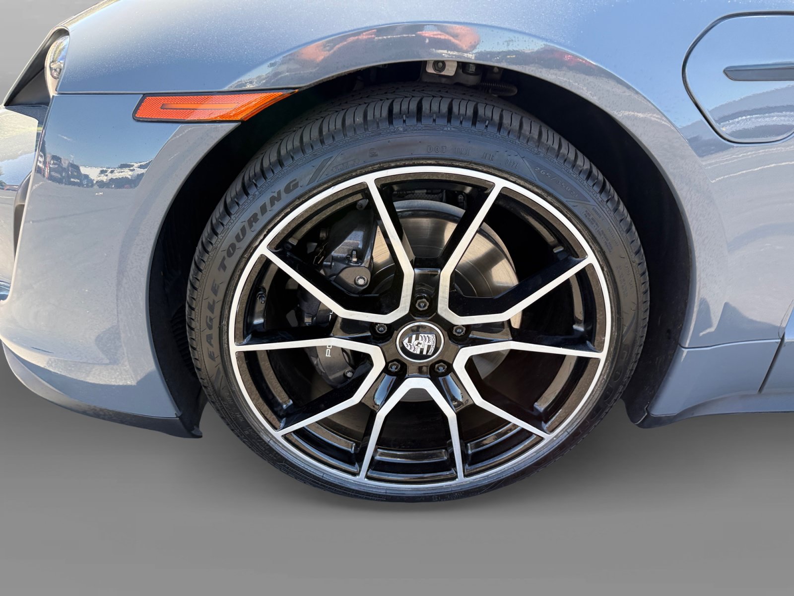 Used 2022 Porsche Taycan RWD image 9