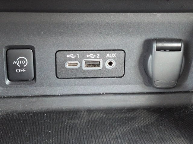 Used 2025 Nissan Sentra SV FWD image 20