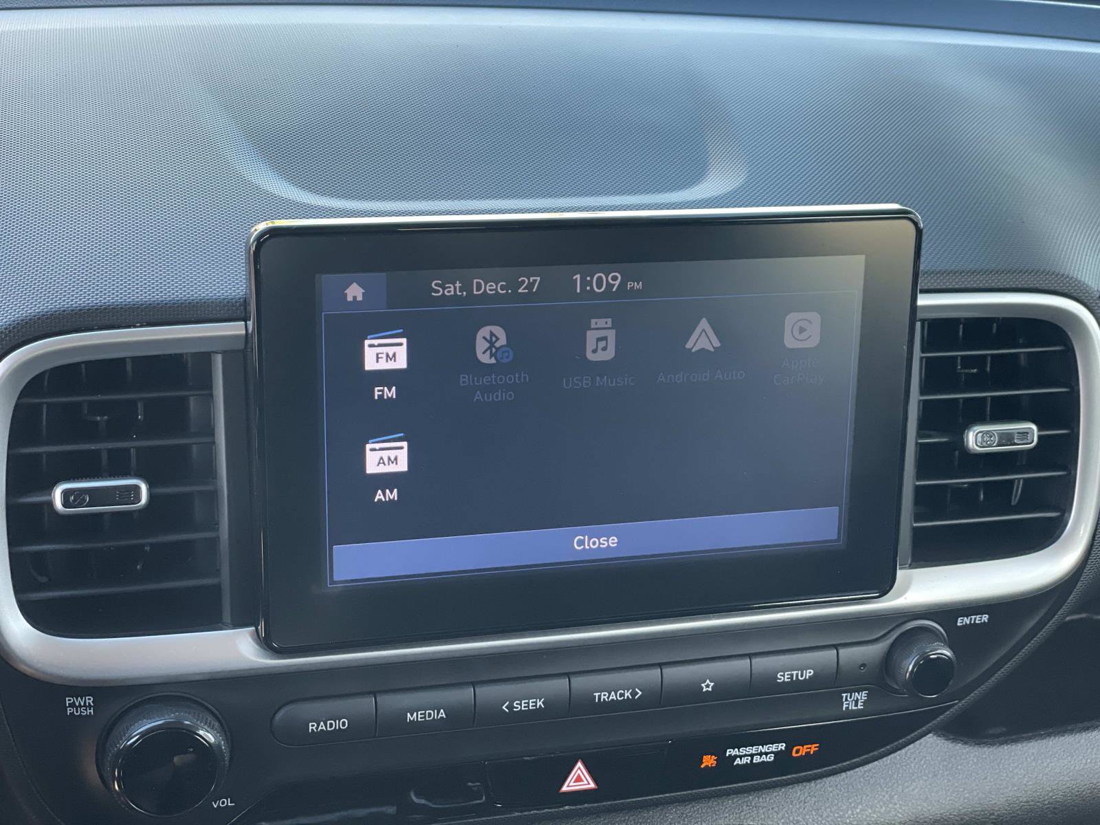 Certified 2023 Hyundai Venue SE image 10