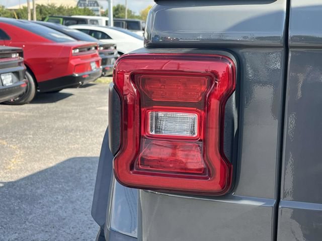 Used 2019 Jeep Wrangler Unlimited Sahara w/ Quick Order Package 24M Moab AWD/4WD image 10
