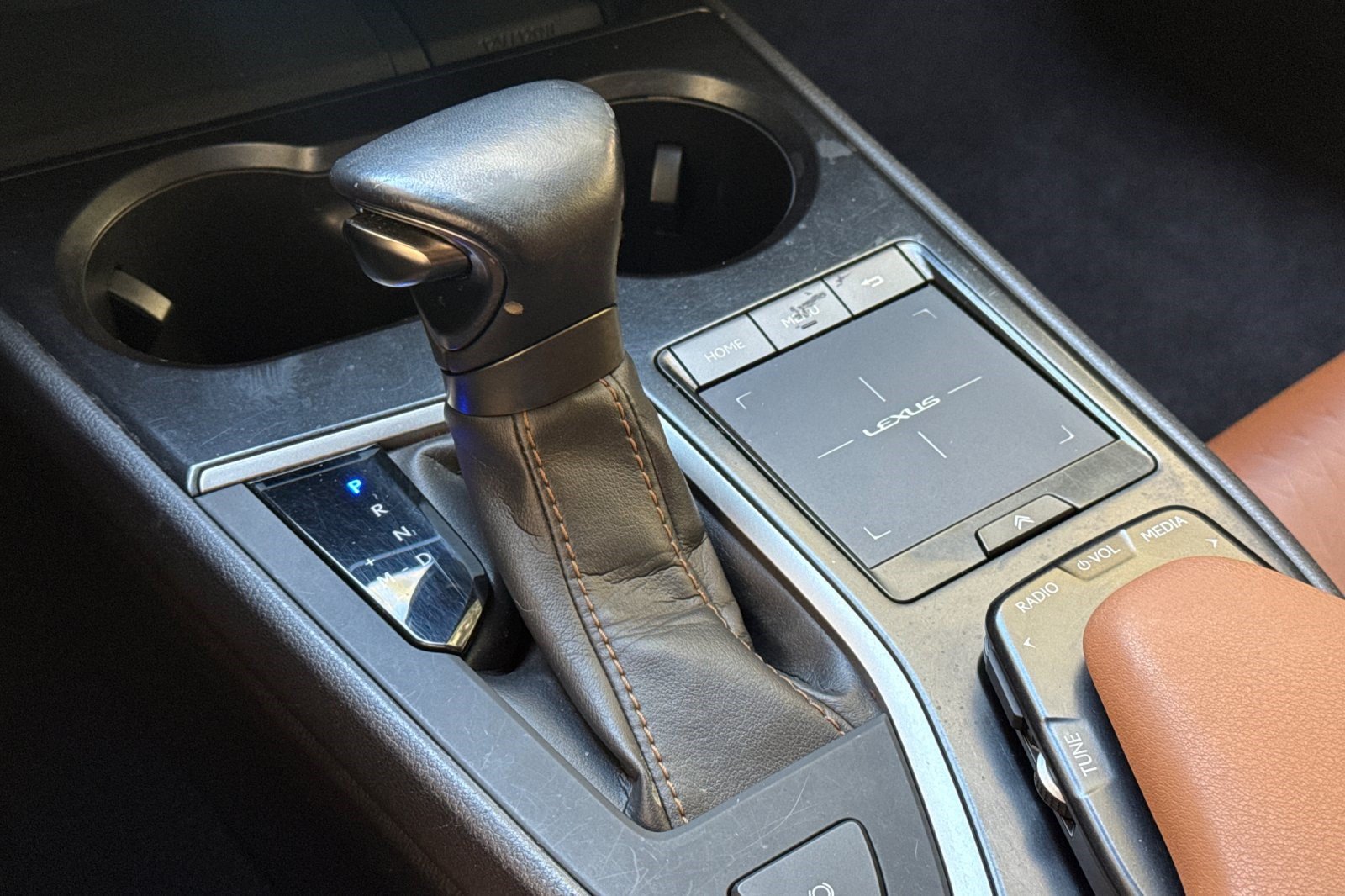 Used 2019 Lexus UX 200 w/ Accessory Package FWD image 17