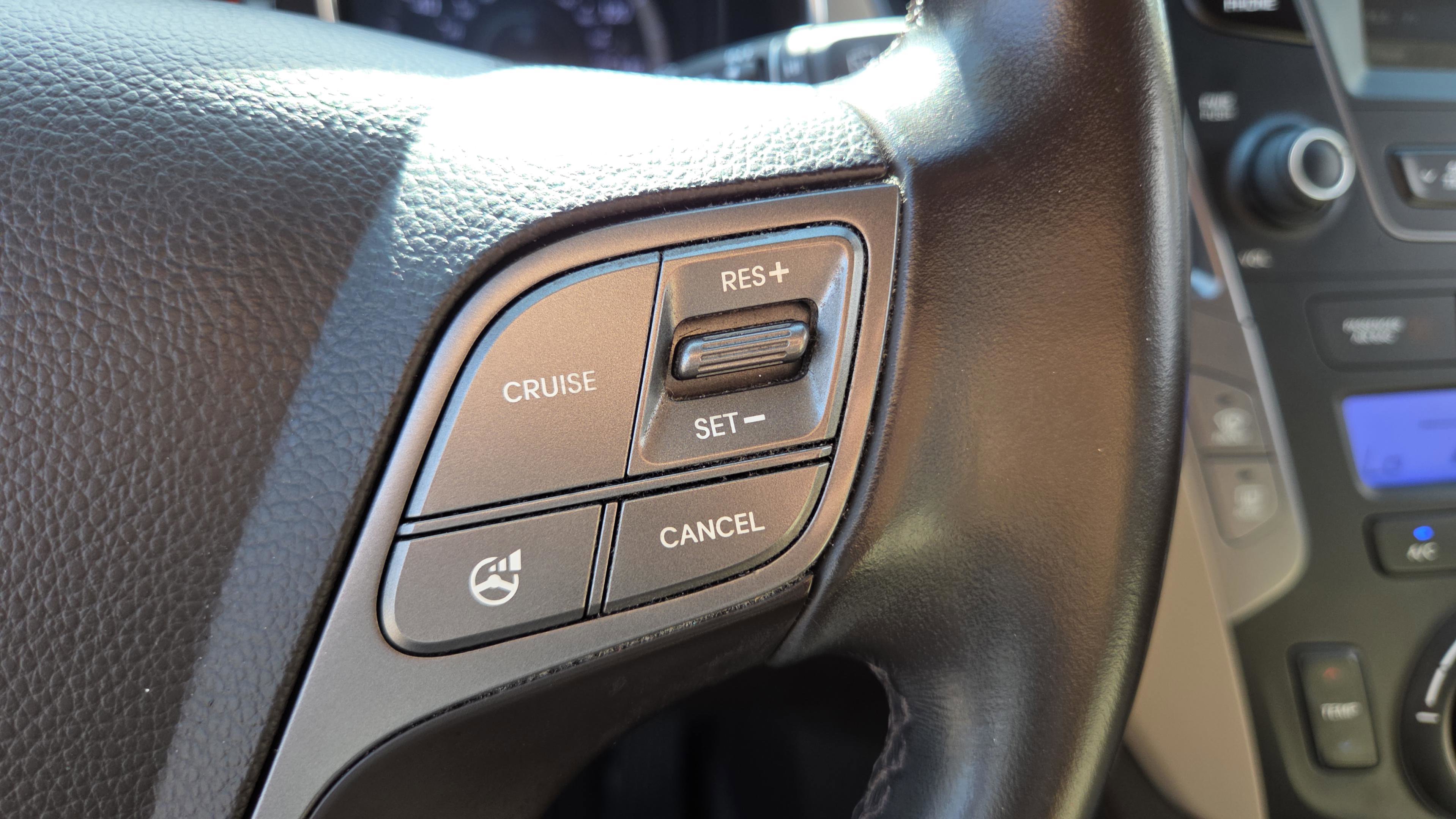 Used 2014 Hyundai Santa Fe GLS image 34