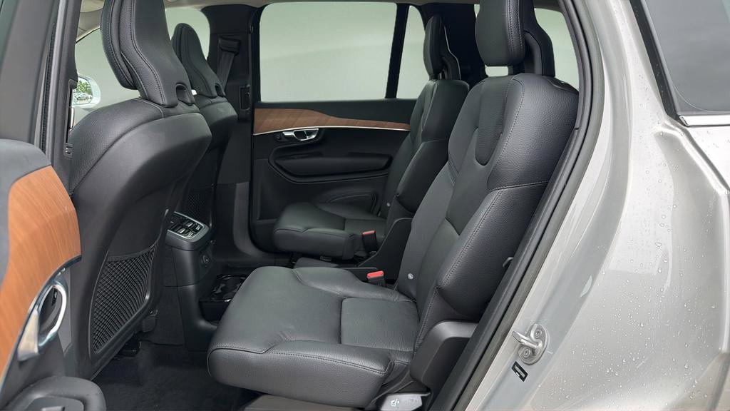Used 2023 Volvo XC90 T8 Plus AWD/4WD image 18