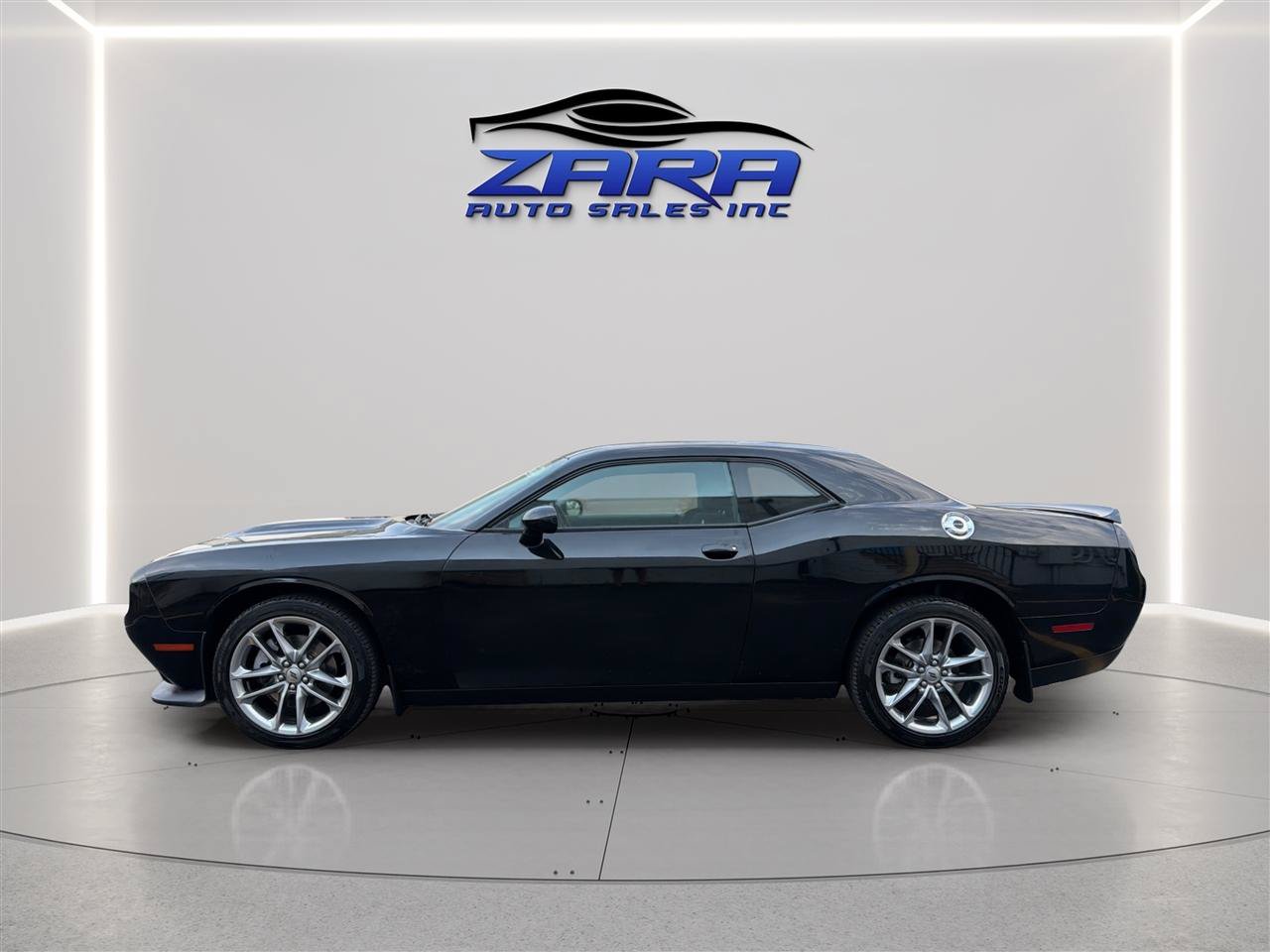 Used 2022 Dodge Challenger GT AWD/4WD image 4