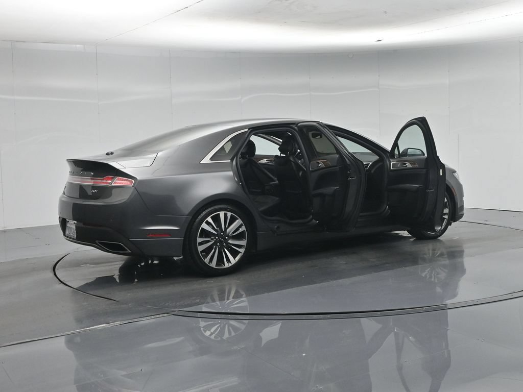 Used 2017 Lincoln MKZ Reserve FWD image 5