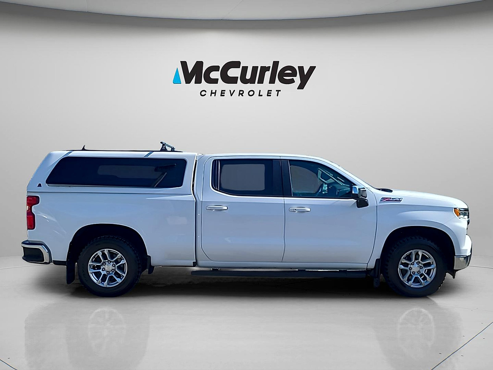 Used 2022 Chevrolet Silverado 1500 LT AWD/4WD image 8