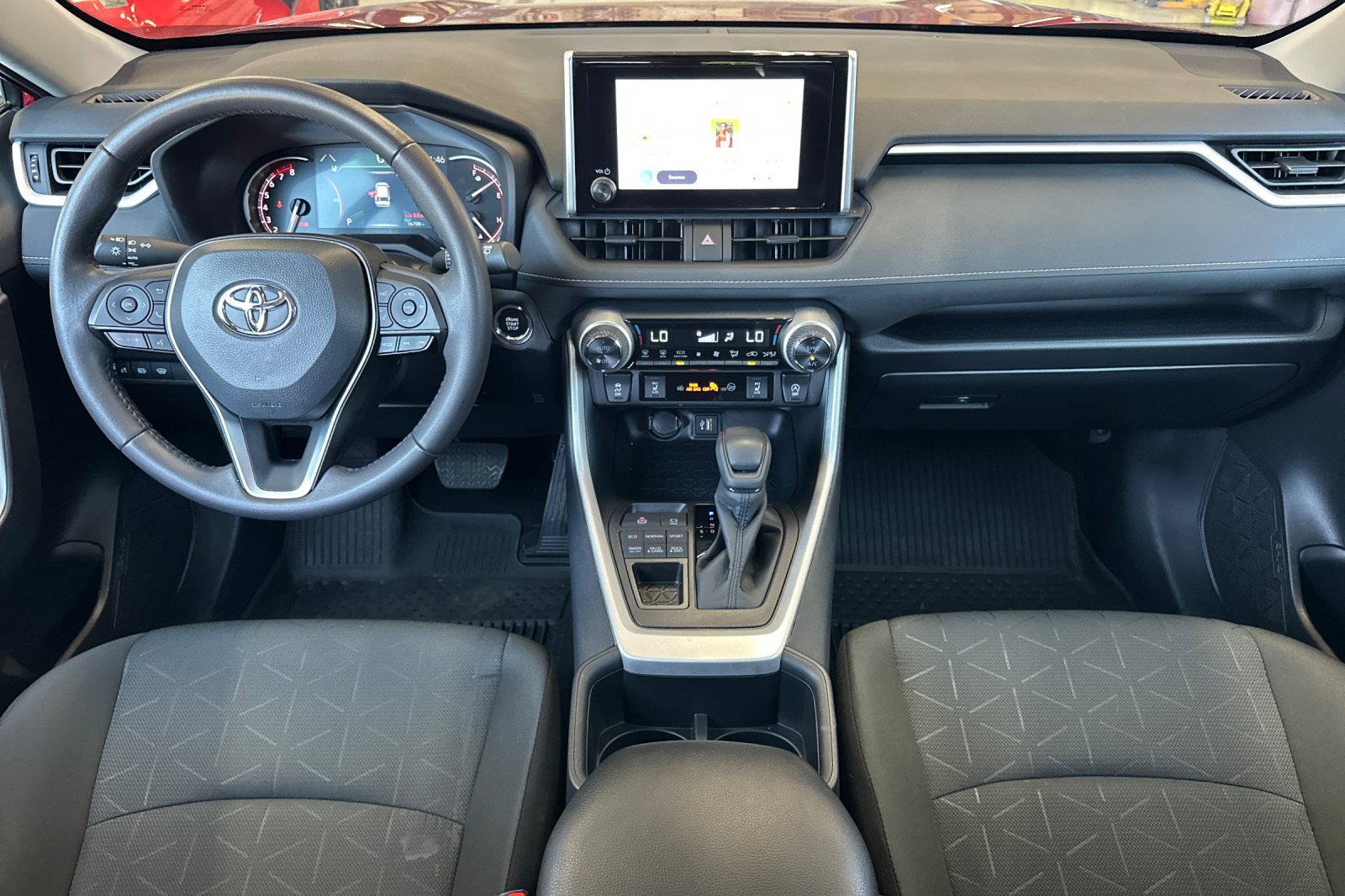 Certified 2025 Toyota RAV4 XLE w/ Convenience Package AWD/4WD image 13