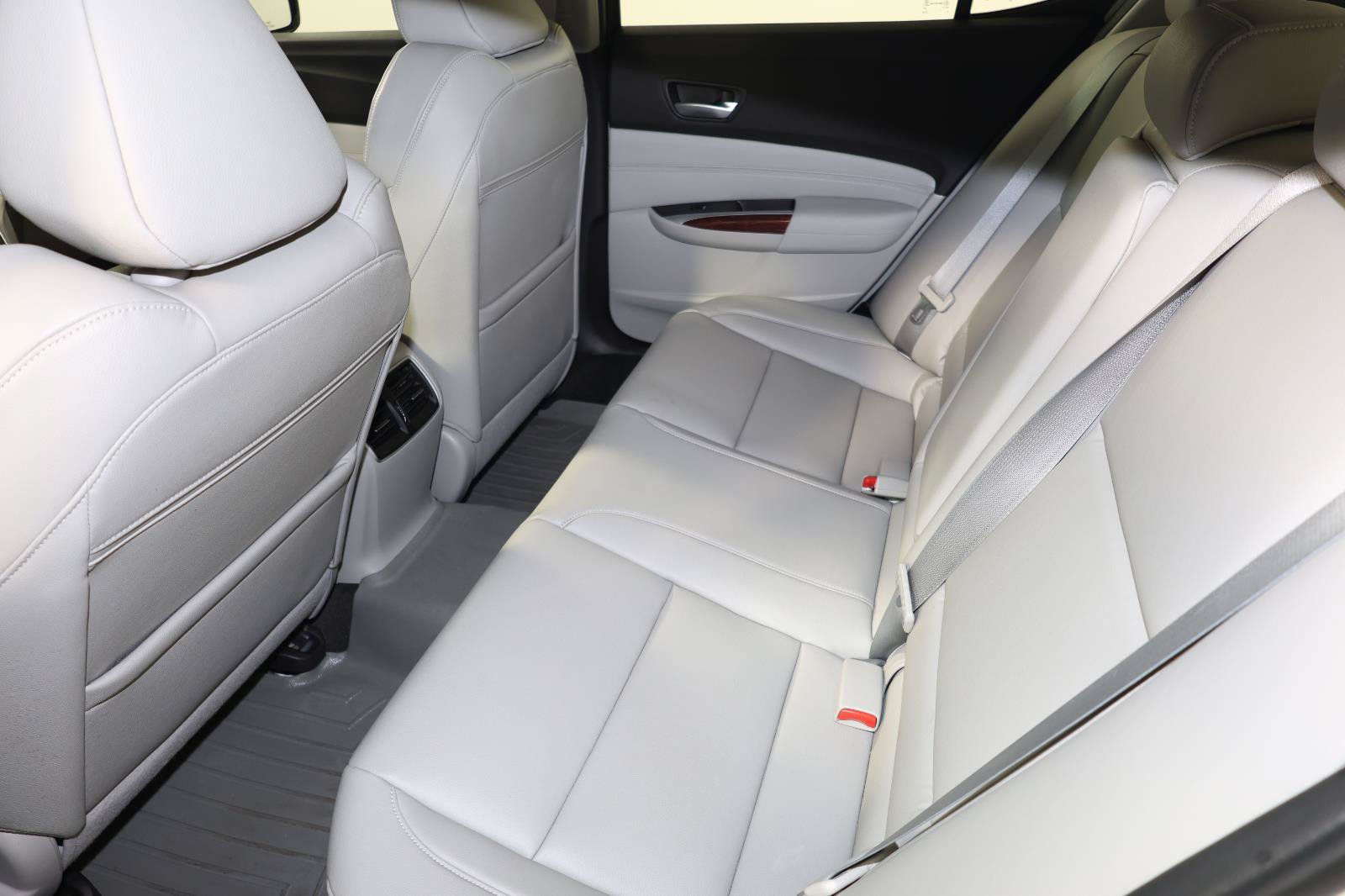 Used 2016 Acura TLX FWD image 26
