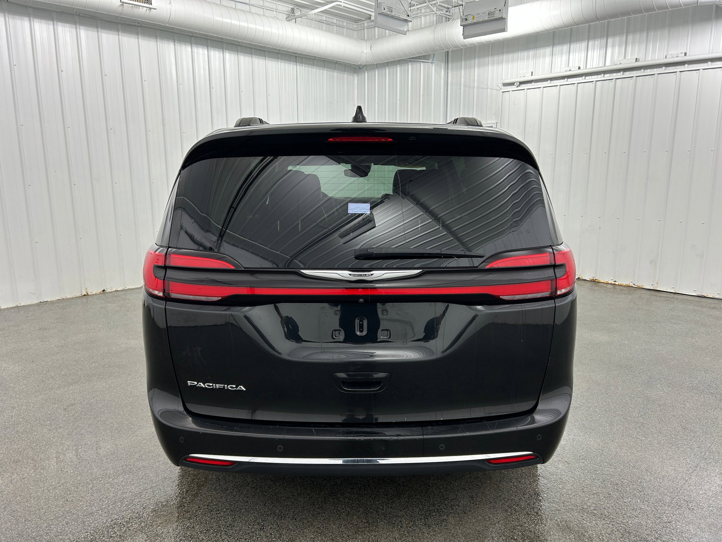 Used 2022 Chrysler Pacifica Touring-L FWD image 32