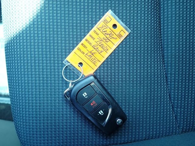 Certified 2022 Toyota RAV4 LE w/ Carpet Mat Package (TMS) FWD image 30