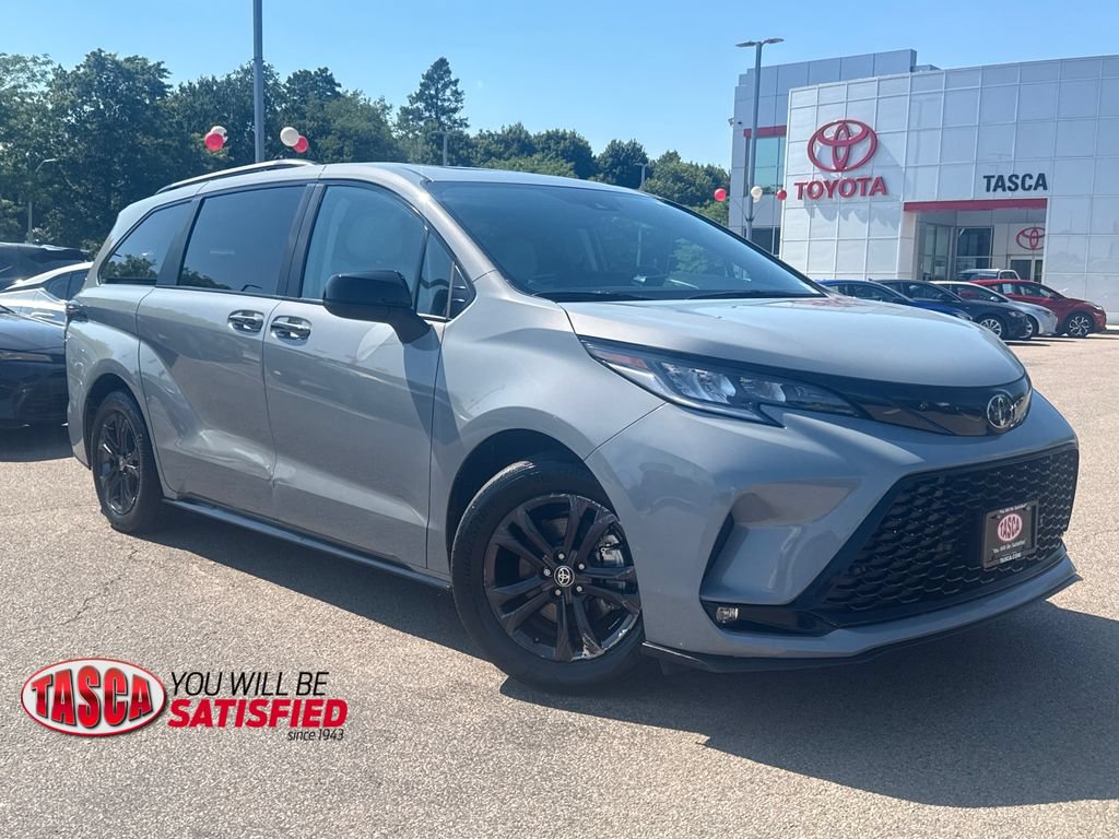 Used 2026 Toyota Sienna XSE AWD/4WD image 1