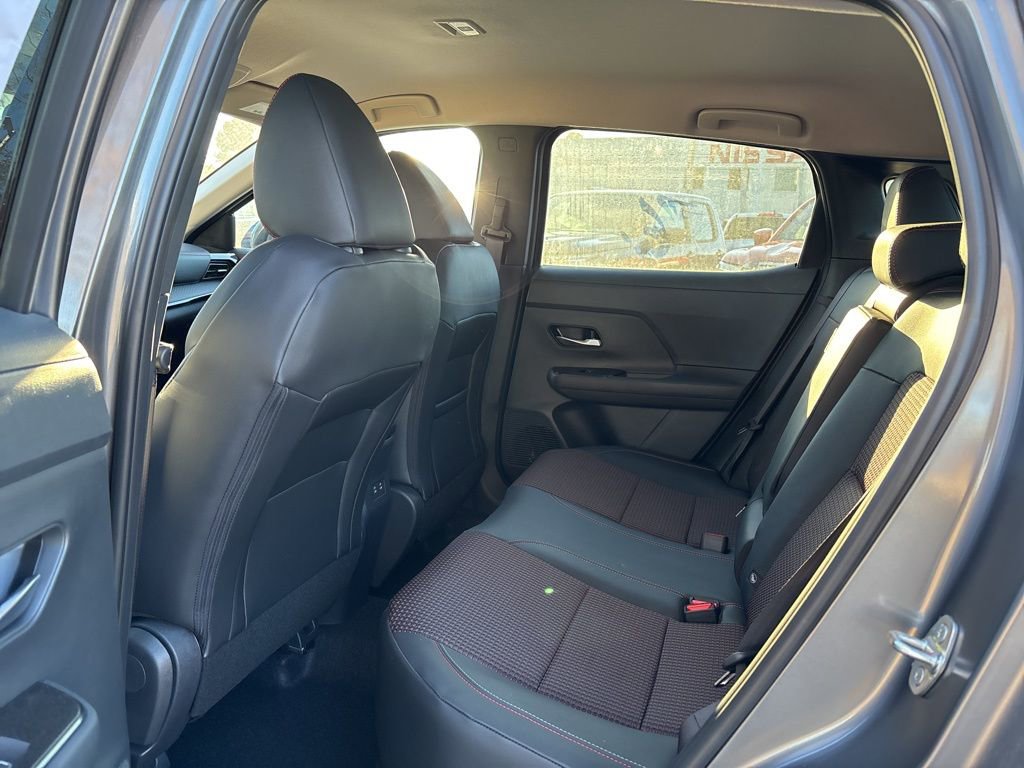 New 2026 Nissan Kicks SR w/ Cold Weather Package FWD image 15