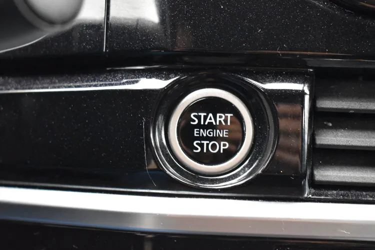 Used 2024 Nissan Pathfinder SV FWD image 29
