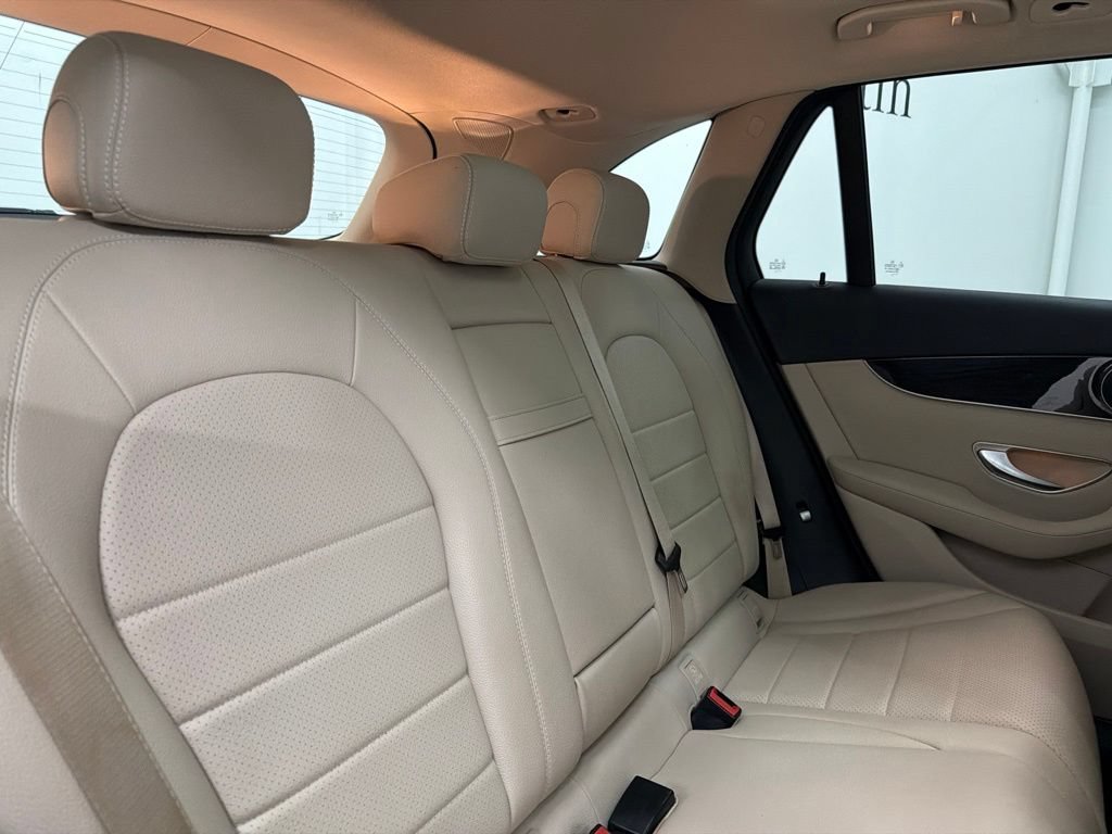 Used 2016 Mercedes-Benz GLC 300 image 24