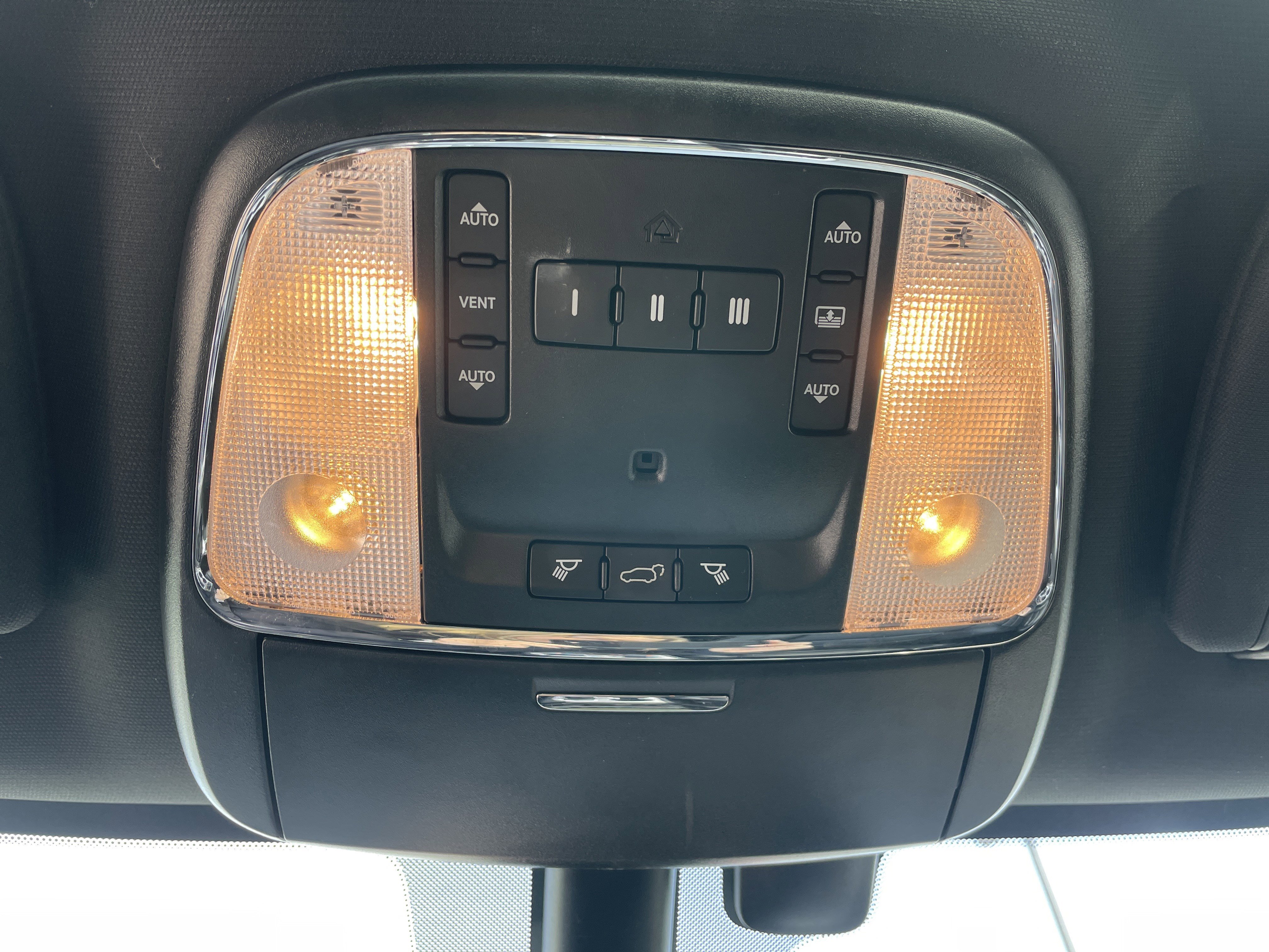 Used 2018 Jeep Grand Cherokee Overland image 56