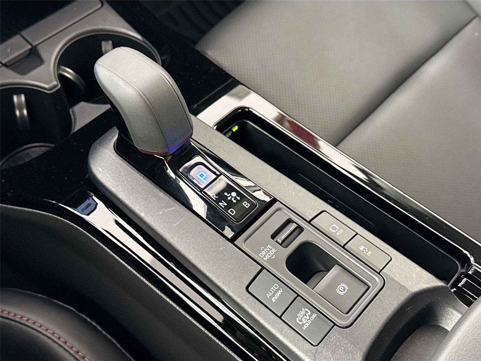 Certified 2025 Toyota Prius Plug-In Hybrid FWD image 26