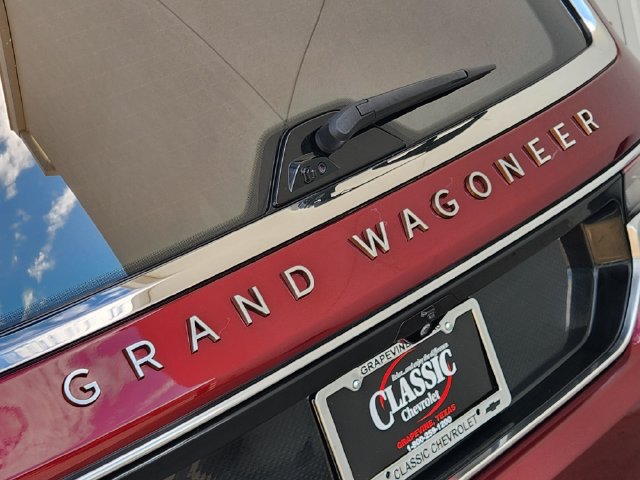Used 2022 Jeep Grand Wagoneer Series III AWD/4WD image 9
